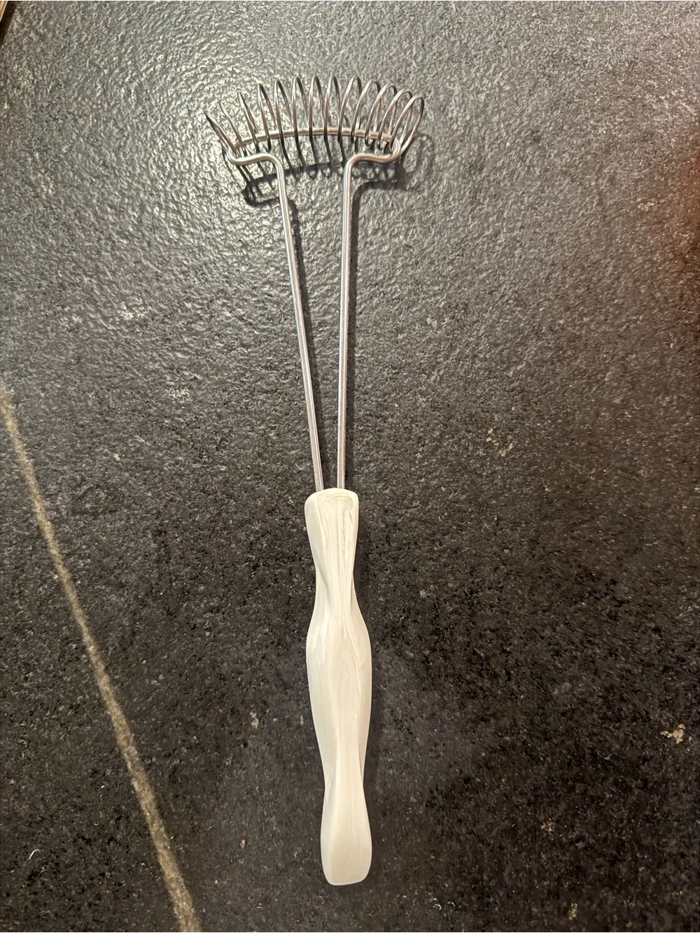 Cutco Kitchen Whisk / Whip – Pearl White Handle – Excellent Condition